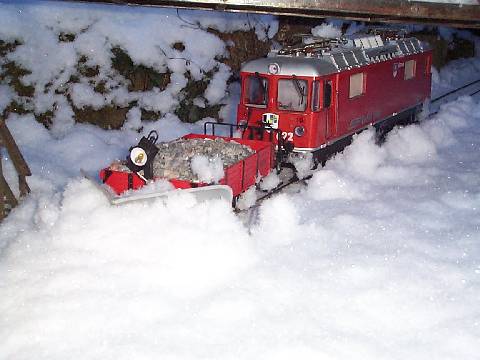 Der Pflug im frischen Schnee